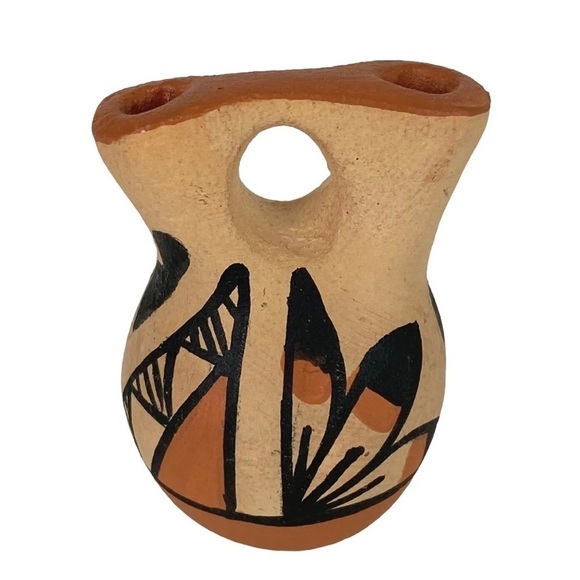 Jemez Pottery Artist Signed R Chavez Wedding Vase Vintage  Southwestern - Picture 1 of 5